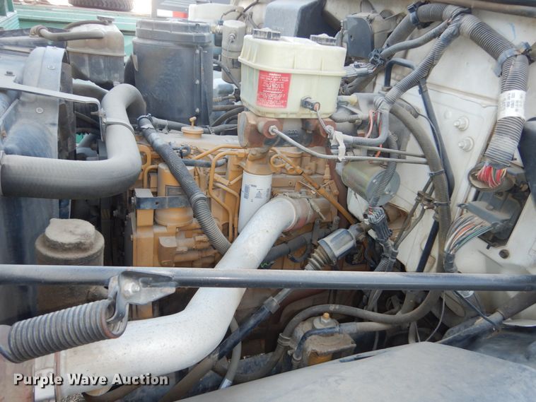 image for item FU9131 2001 GMC 6500 bucket truck