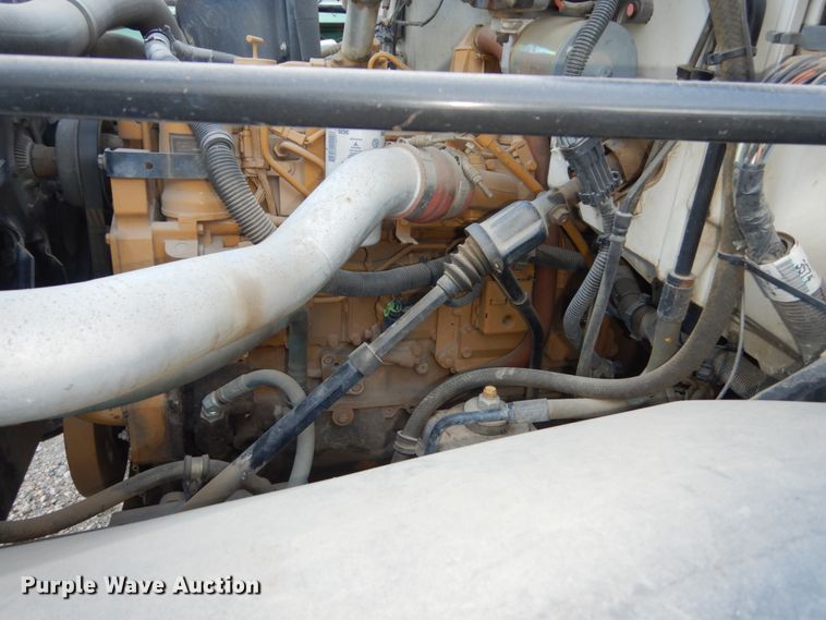 image for item FU9131 2001 GMC 6500 bucket truck