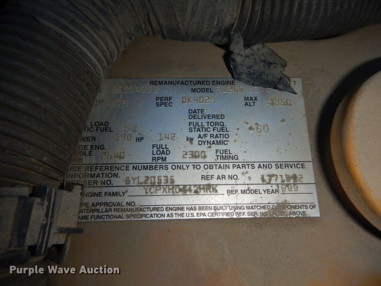 image for item FU9131 2001 GMC 6500 bucket truck