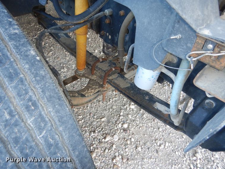 image for item FU9131 2001 GMC 6500 bucket truck