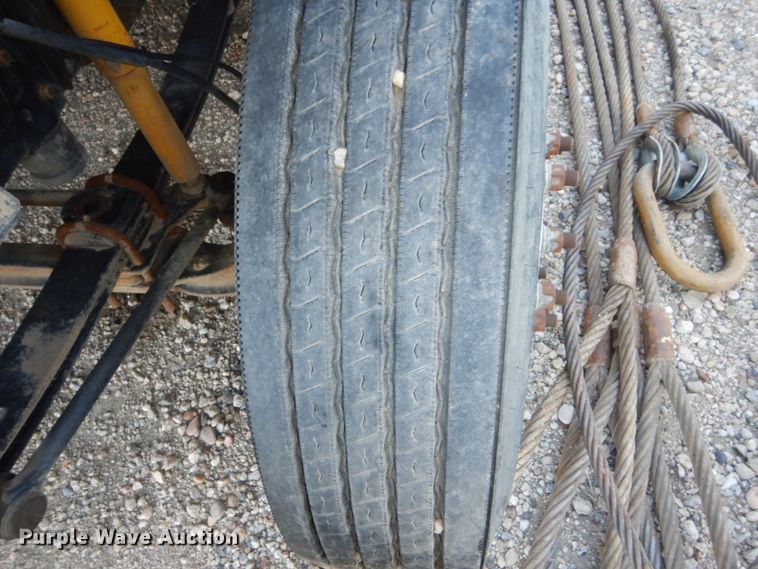 image for item FU9131 2001 GMC 6500 bucket truck