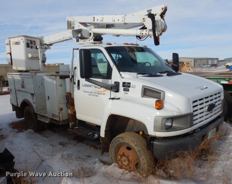 image for item FU9134 2005 Chevrolet C5500 bucket truck