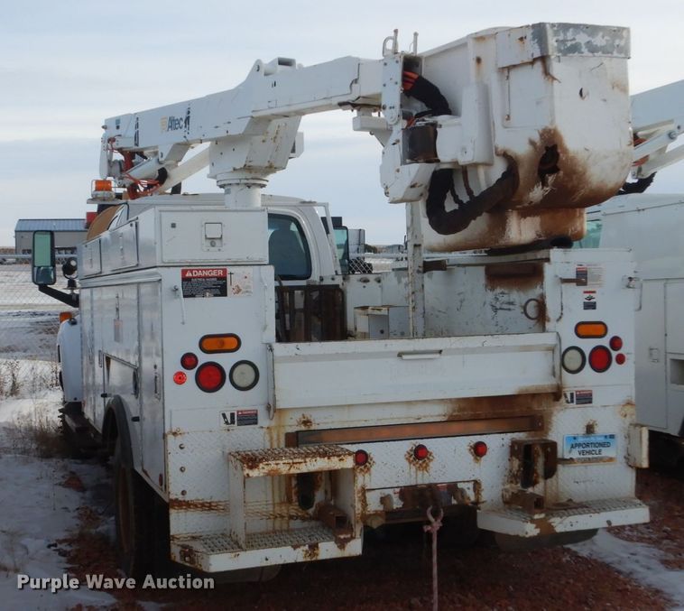 image for item FU9134 2005 Chevrolet C5500 bucket truck