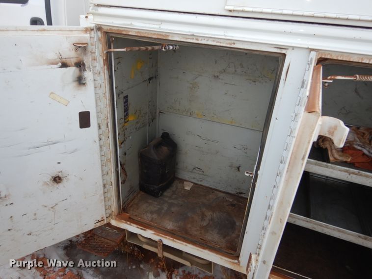 image for item FU9134 2005 Chevrolet C5500 bucket truck