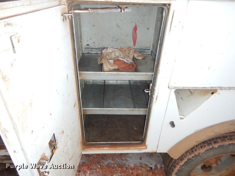 image for item FU9134 2005 Chevrolet C5500 bucket truck