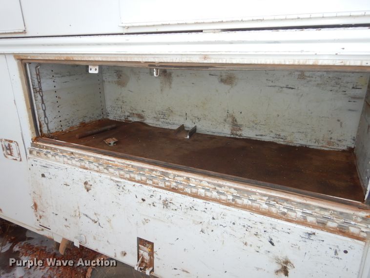 image for item FU9134 2005 Chevrolet C5500 bucket truck