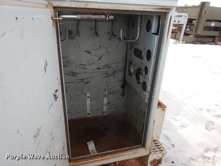 image for item FU9134 2005 Chevrolet C5500 bucket truck