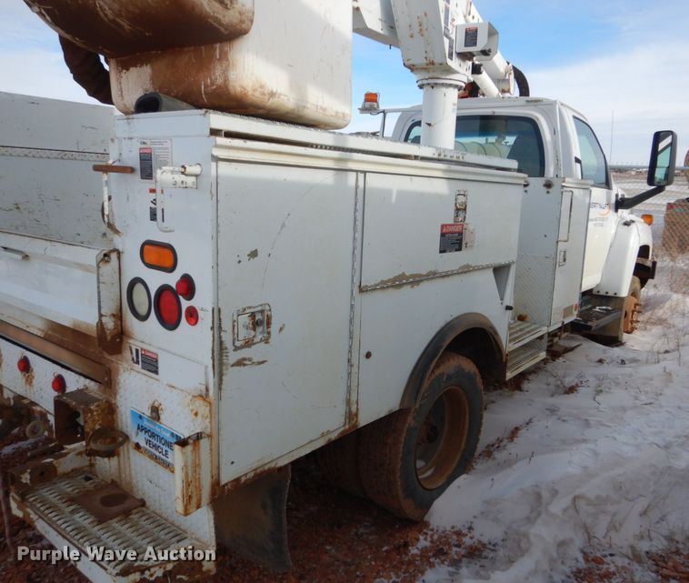 image for item FU9134 2005 Chevrolet C5500 bucket truck