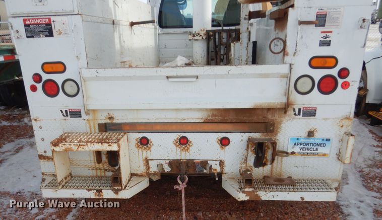 image for item FU9134 2005 Chevrolet C5500 bucket truck