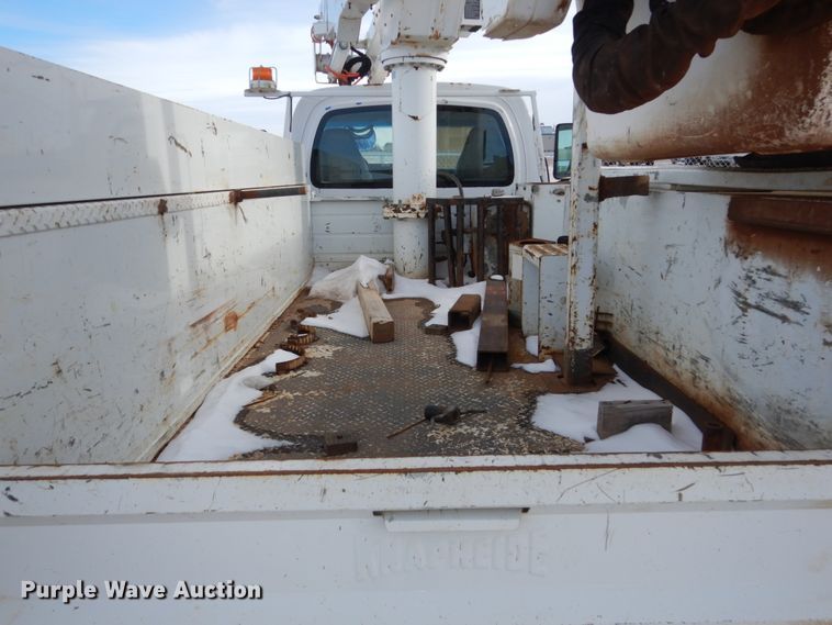 image for item FU9134 2005 Chevrolet C5500 bucket truck