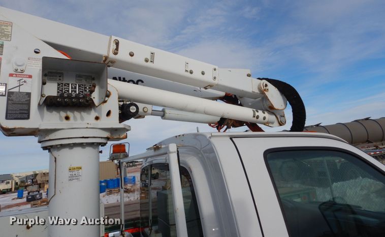 image for item FU9134 2005 Chevrolet C5500 bucket truck