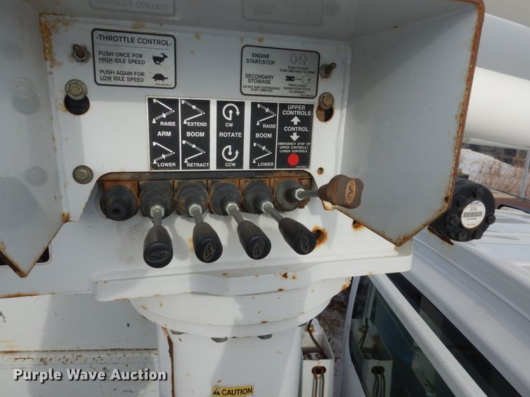 image for item FU9134 2005 Chevrolet C5500 bucket truck