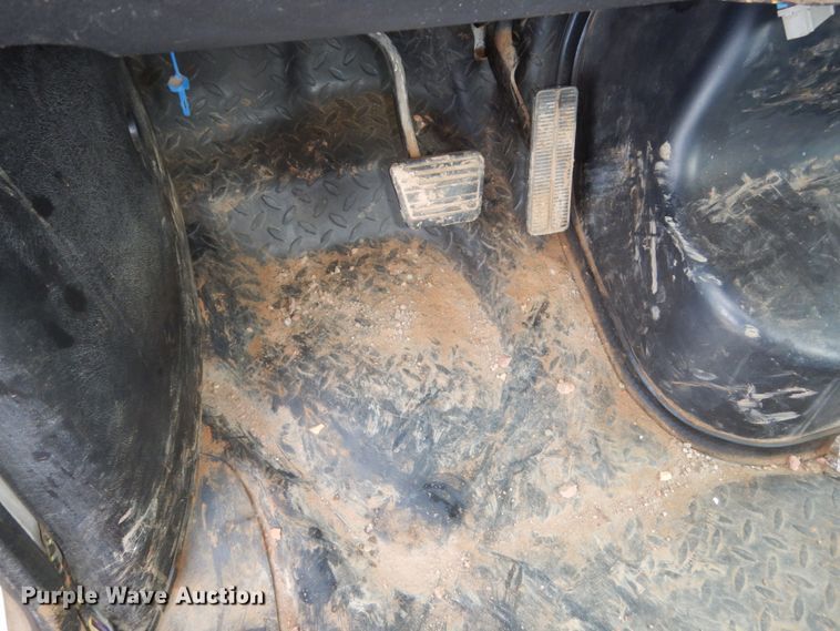 image for item FU9134 2005 Chevrolet C5500 bucket truck