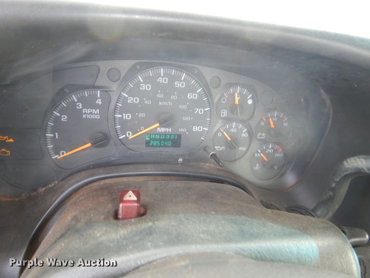 image for item FU9134 2005 Chevrolet C5500 bucket truck