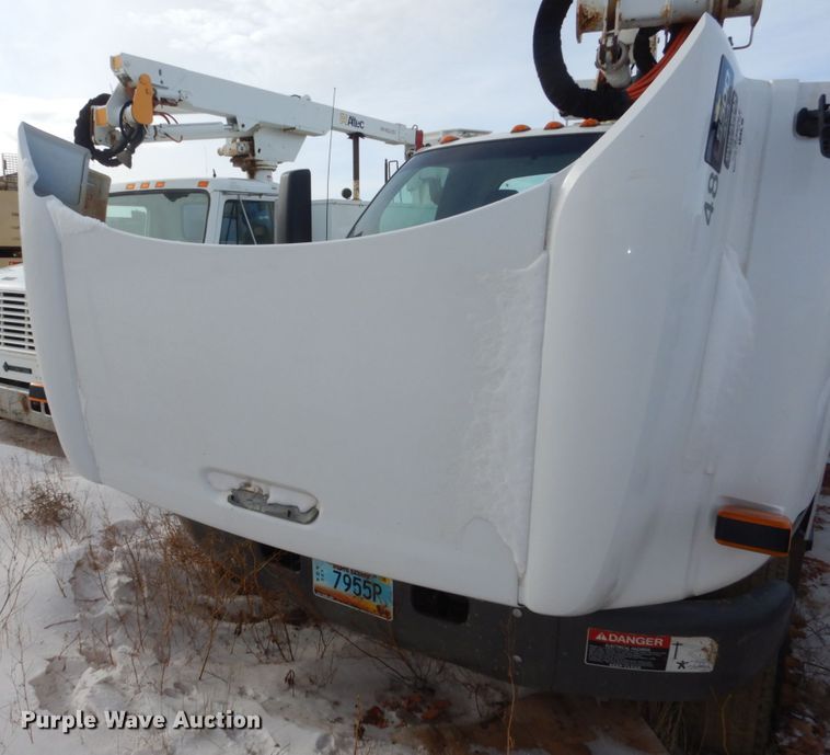 image for item FU9134 2005 Chevrolet C5500 bucket truck