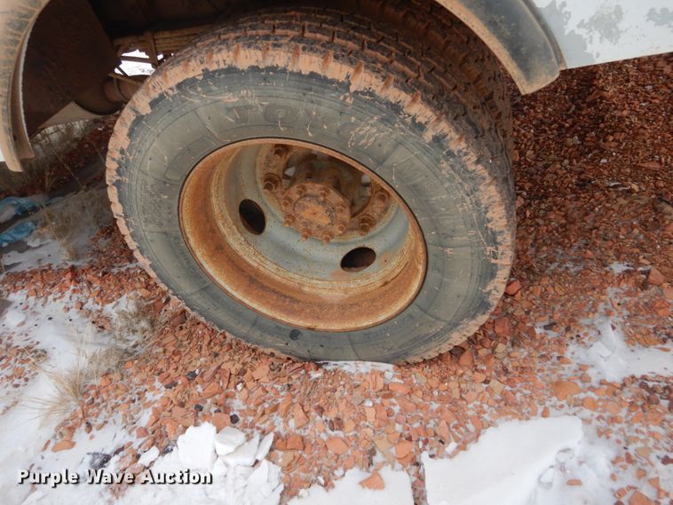 image for item FU9134 2005 Chevrolet C5500 bucket truck