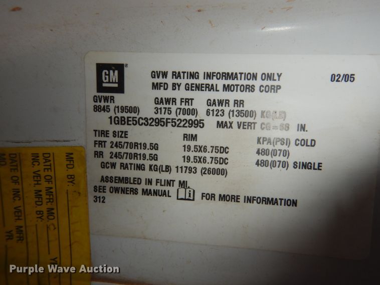 image for item FU9134 2005 Chevrolet C5500 bucket truck