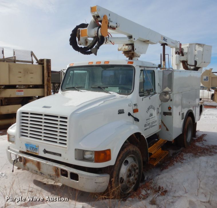image for item FU9135 2001 International 4700 bucket truck