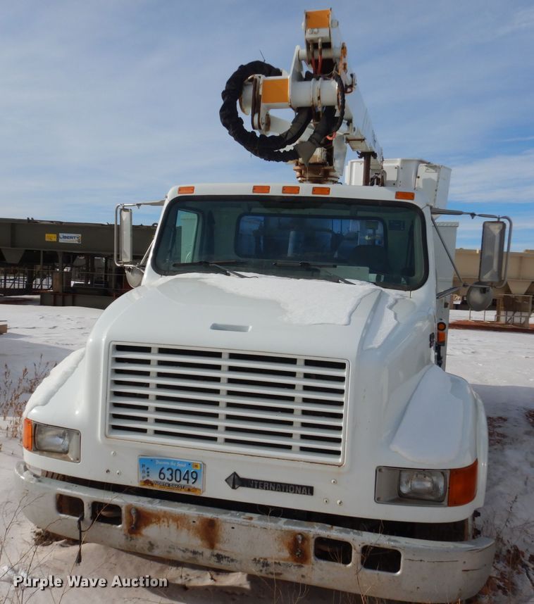 image for item FU9135 2001 International 4700 bucket truck
