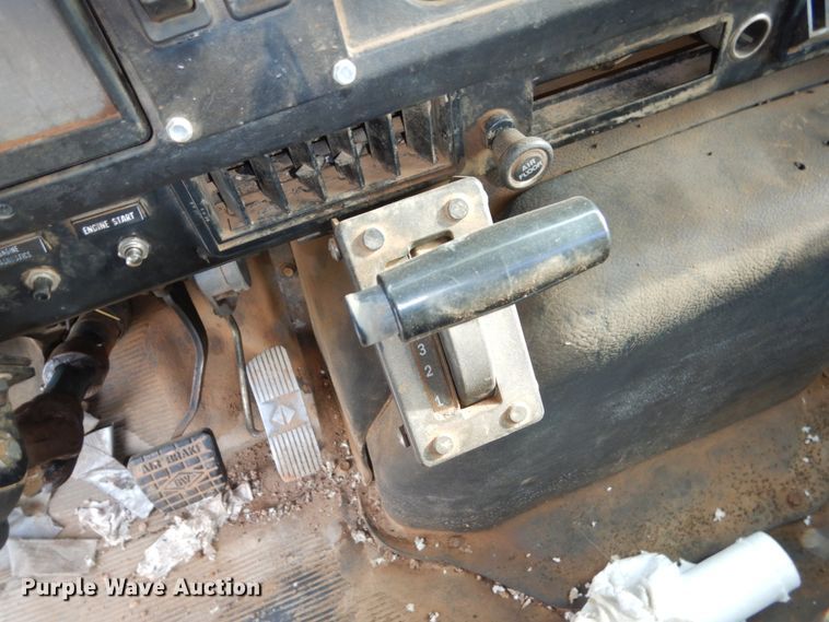 image for item FU9135 2001 International 4700 bucket truck