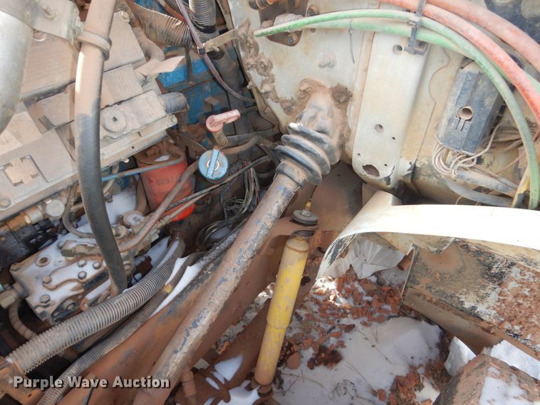 image for item FU9135 2001 International 4700 bucket truck