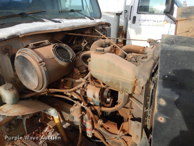 image for item FU9135 2001 International 4700 bucket truck