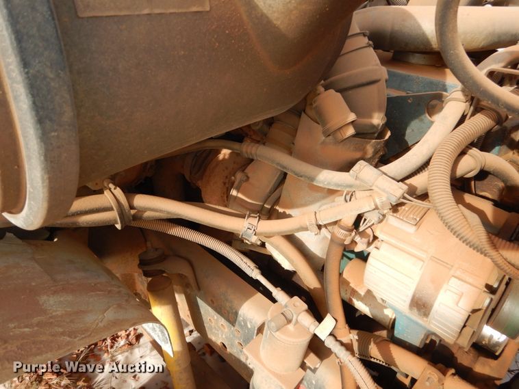 image for item FU9135 2001 International 4700 bucket truck