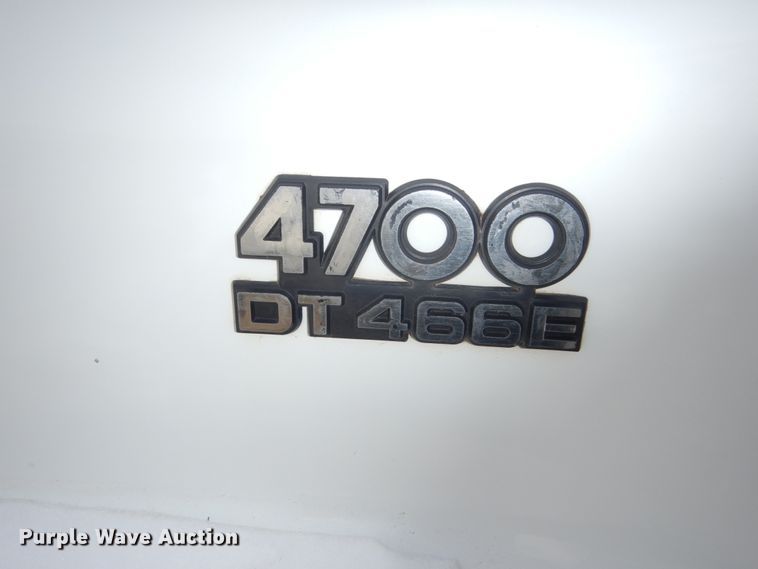 image for item FU9135 2001 International 4700 bucket truck