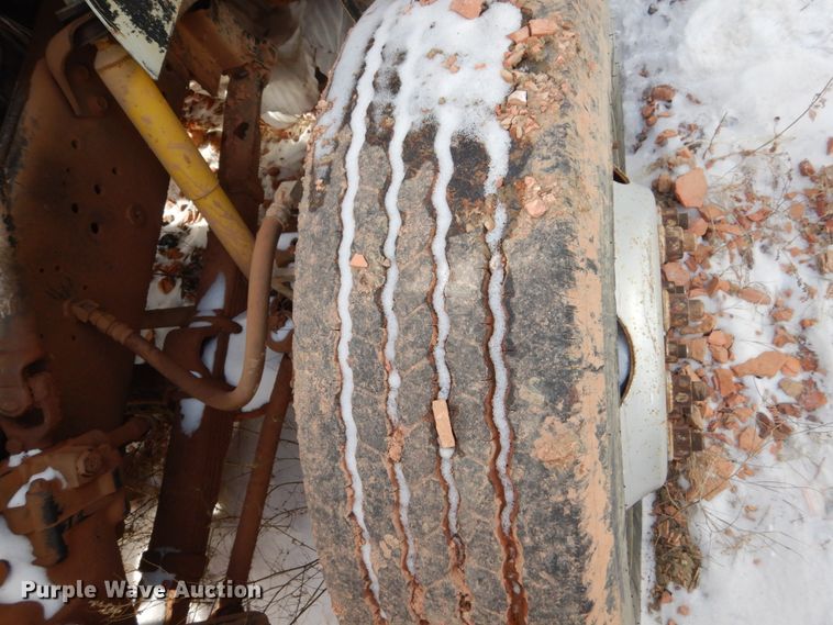 image for item FU9135 2001 International 4700 bucket truck