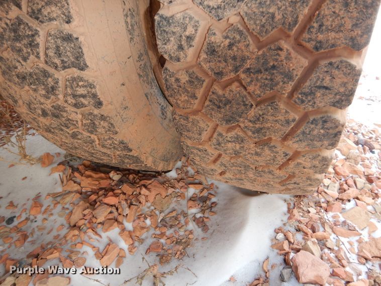 image for item FU9135 2001 International 4700 bucket truck