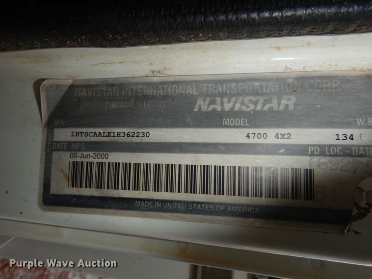 image for item FU9135 2001 International 4700 bucket truck