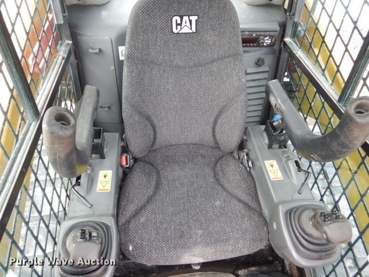 image for item FU9138 2015 Caterpillar 289D skid steer