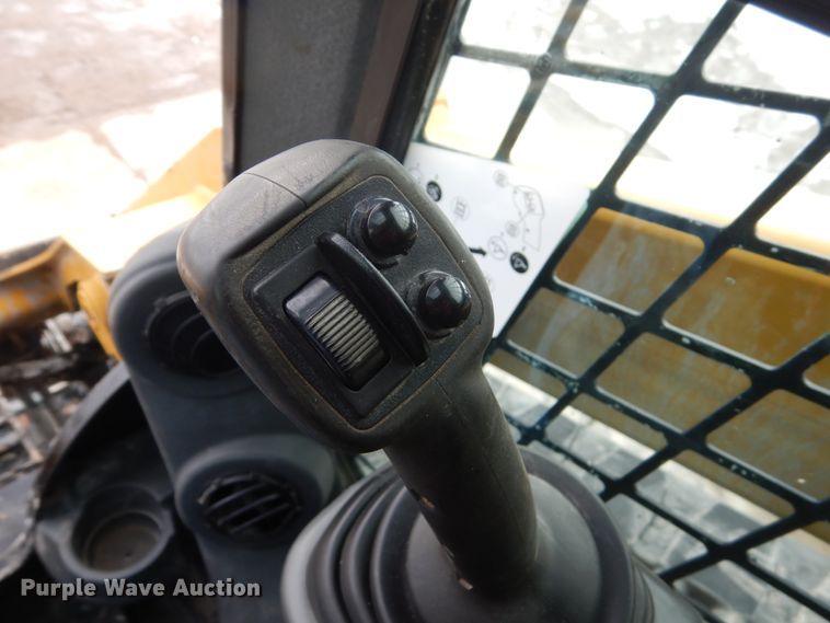 image for item FU9138 2015 Caterpillar 289D skid steer