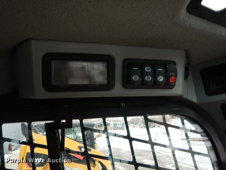 image for item FU9138 2015 Caterpillar 289D skid steer