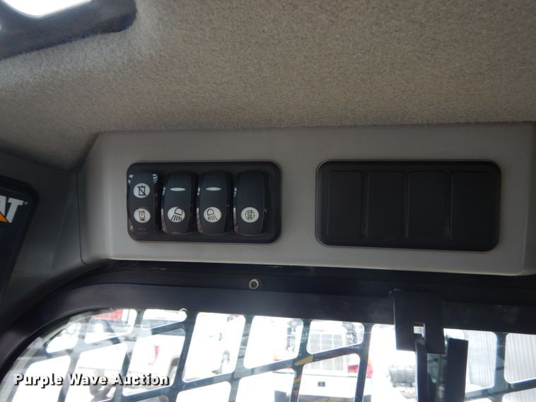 image for item FU9138 2015 Caterpillar 289D skid steer