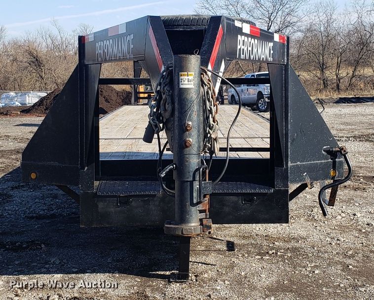 image for item GA9375 2013 flat bed trailer