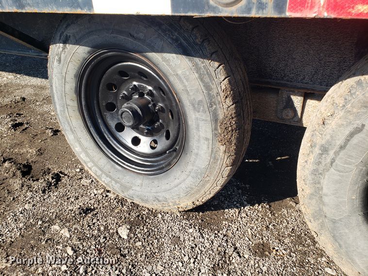 image for item GA9375 2013 flat bed trailer