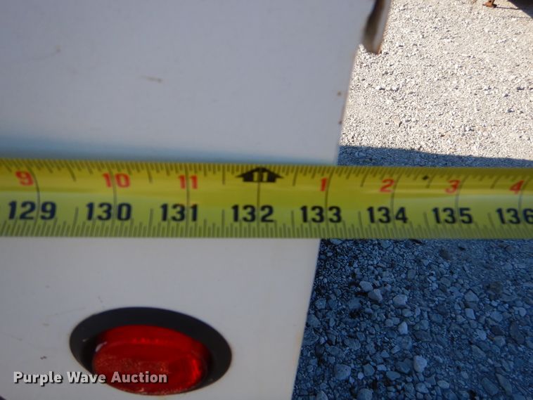 image for item GB9616 2002 International 4300 chip bed truck