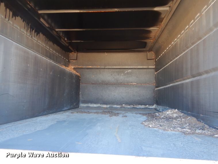 image for item GB9616 2002 International 4300 chip bed truck