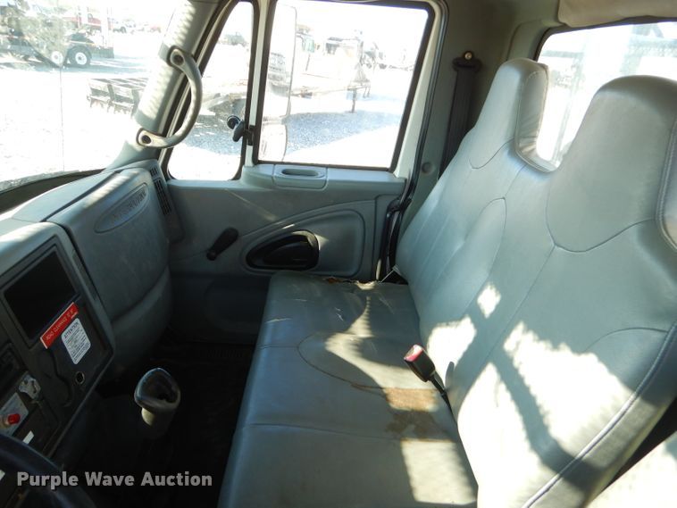 image for item GB9617 2005 International 4300 bucket truck