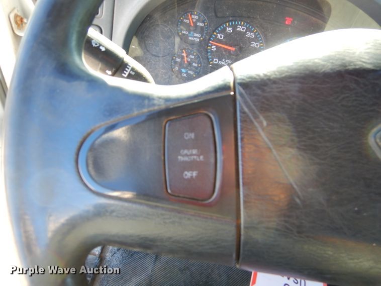 image for item GB9617 2005 International 4300 bucket truck