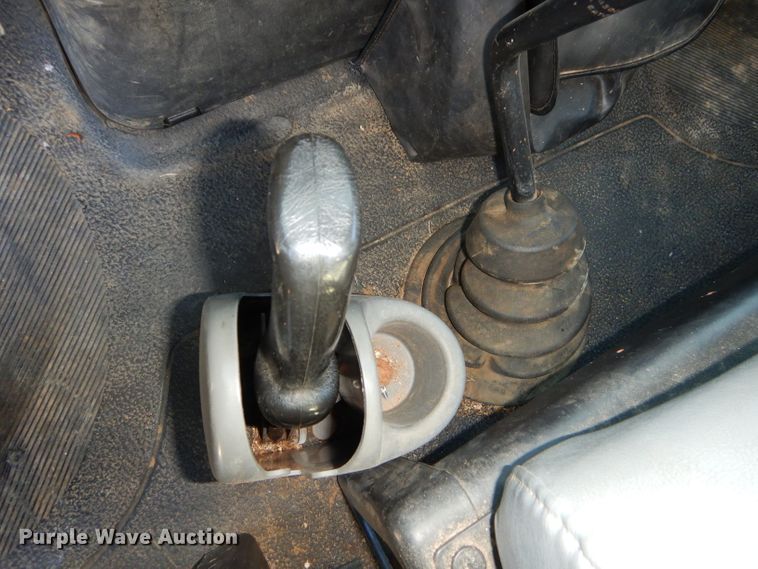 image for item GB9617 2005 International 4300 bucket truck