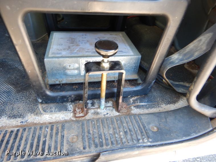 image for item GB9617 2005 International 4300 bucket truck