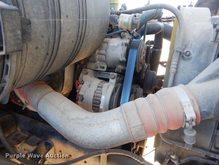 image for item GB9617 2005 International 4300 bucket truck