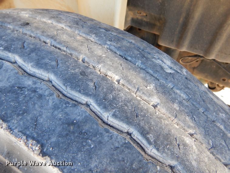 image for item GB9617 2005 International 4300 bucket truck