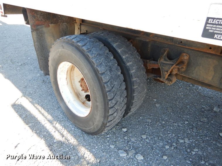 image for item GB9617 2005 International 4300 bucket truck