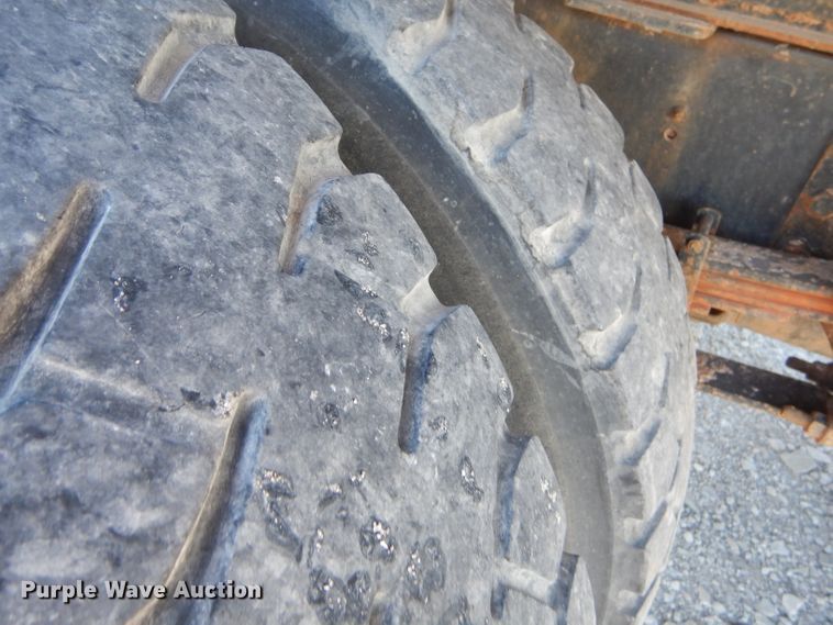 image for item GB9617 2005 International 4300 bucket truck