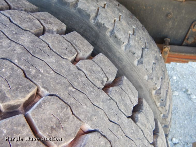 image for item GB9617 2005 International 4300 bucket truck