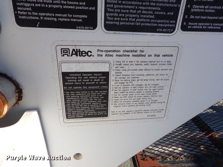 image for item GB9617 2005 International 4300 bucket truck