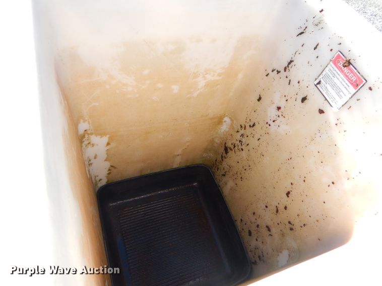 image for item GB9617 2005 International 4300 bucket truck